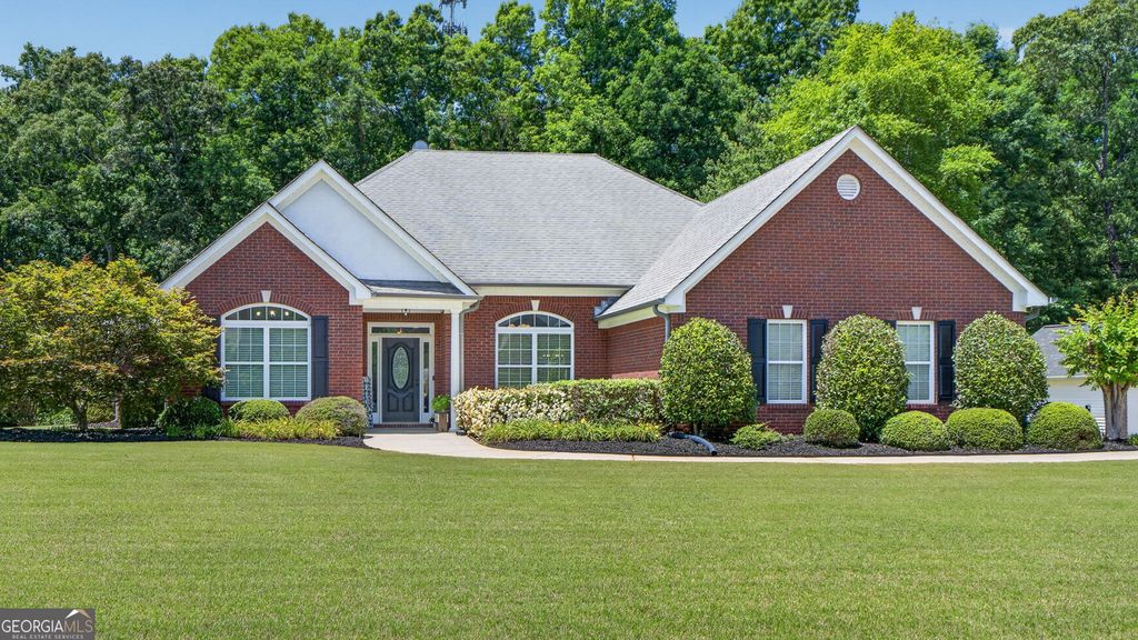 229 Hummingbird Court, Hampton, GA 30228