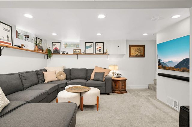 5622 1st Avenue S, Minneapolis, MN 55419