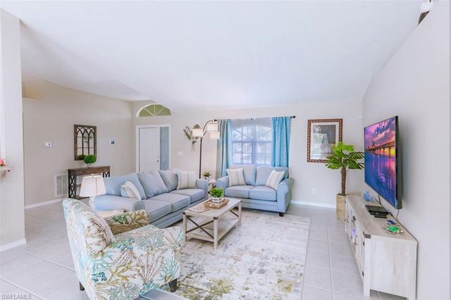 1704 44th TER, Cape Coral, FL 33914