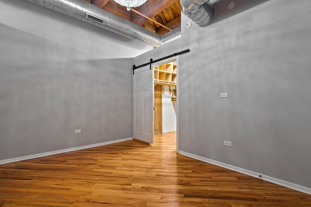1040 W Adams Street 122, Chicago, IL 60607