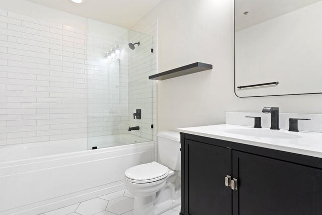 1040 W Adams Street 122, Chicago, IL 60607