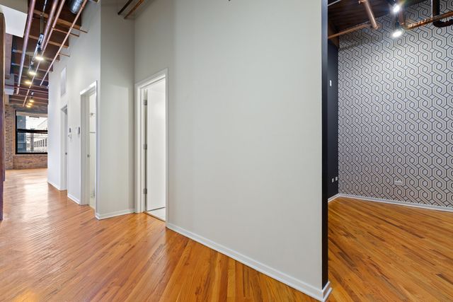 1040 W Adams Street 122, Chicago, IL 60607