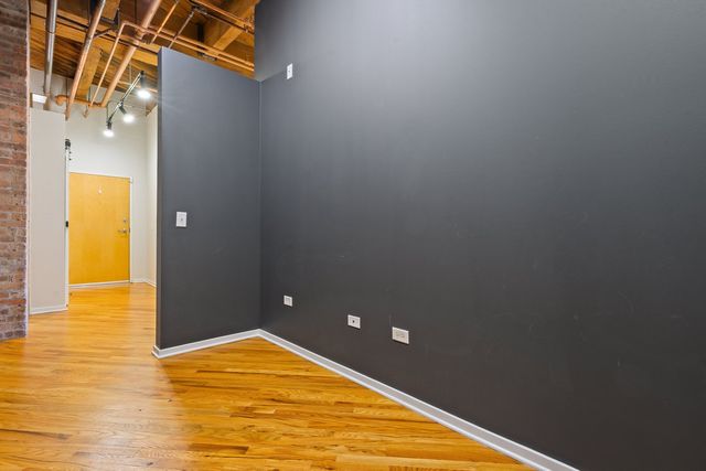 1040 W Adams Street 122, Chicago, IL 60607