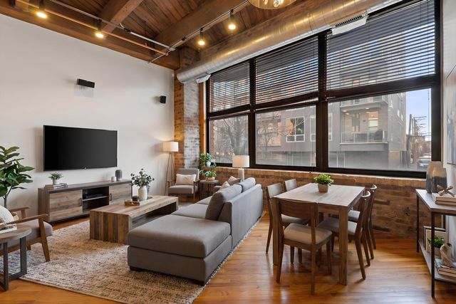 1040 W Adams Street 122, Chicago, IL 60607