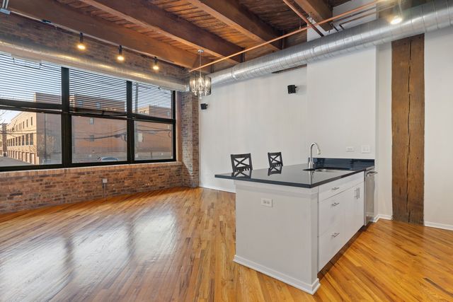 1040 W Adams Street 122, Chicago, IL 60607