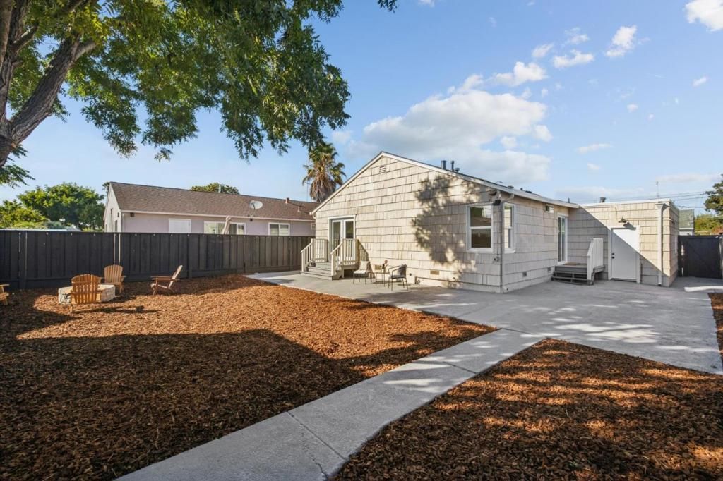 Image 21 of property listing at 27 Prague Street, San Mateo, CA 94401