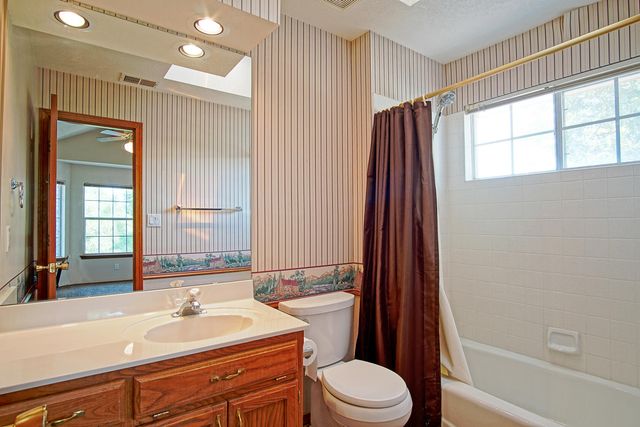 2869 W Island Loop SE, Albuquerque, NM 87124