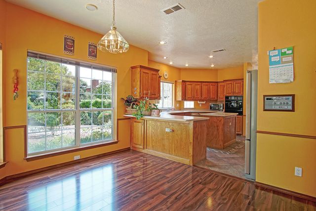 2869 W Island Loop SE, Albuquerque, NM 87124
