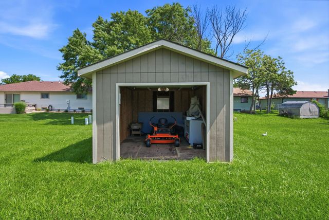 114 W PINE VIEW DRIVE, Andover, KS 67002