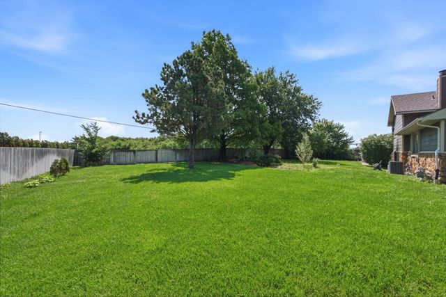 114 W PINE VIEW DRIVE, Andover, KS 67002