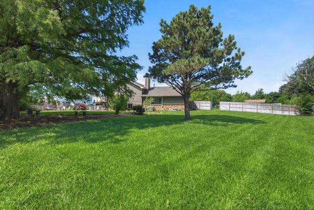 114 W PINE VIEW DRIVE, Andover, KS 67002