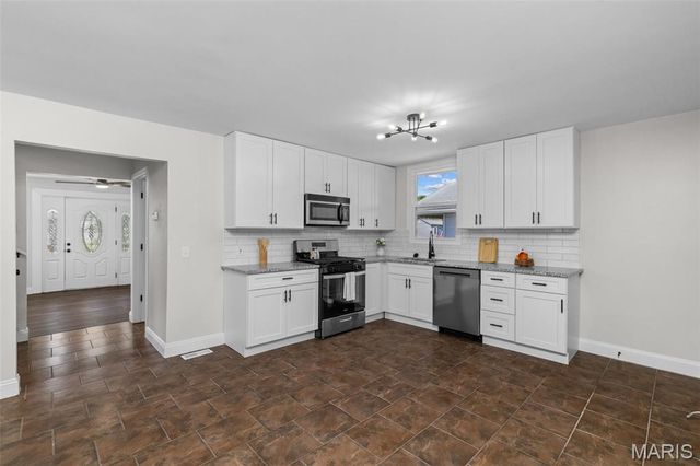 136 W Arlee Avenue, St Louis, MO 63125