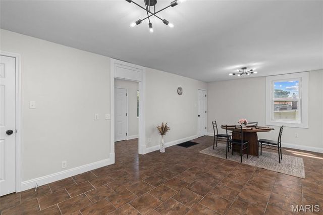 136 W Arlee Avenue, St Louis, MO 63125