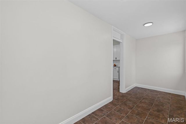 136 W Arlee Avenue, St Louis, MO 63125