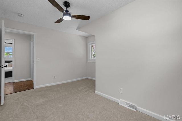 136 W Arlee Avenue, St Louis, MO 63125