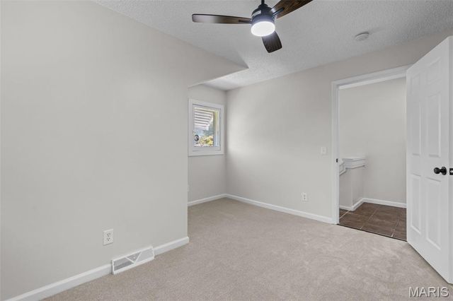 136 W Arlee Avenue, St Louis, MO 63125
