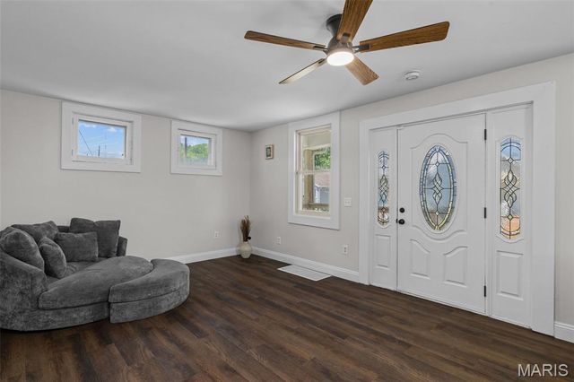 136 W Arlee Avenue, St Louis, MO 63125
