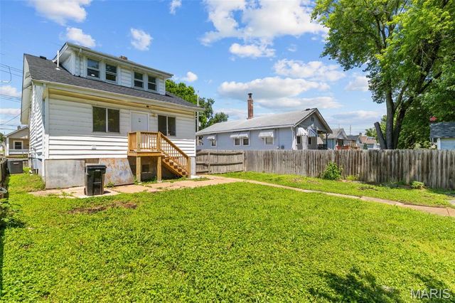 136 W Arlee Avenue, St Louis, MO 63125