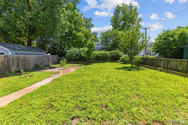 136 W Arlee Avenue, St Louis, MO 63125