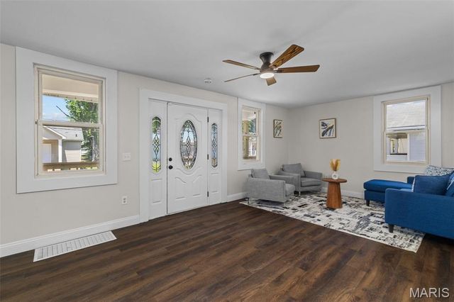136 W Arlee Avenue, St Louis, MO 63125