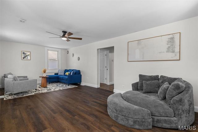 136 W Arlee Avenue, St Louis, MO 63125