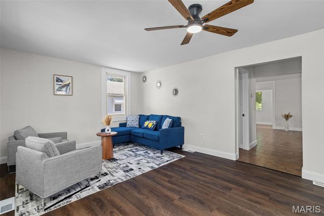 136 W Arlee Avenue, St Louis, MO 63125