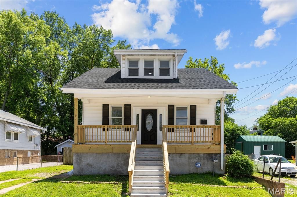 136 W Arlee Avenue, St Louis, MO 63125