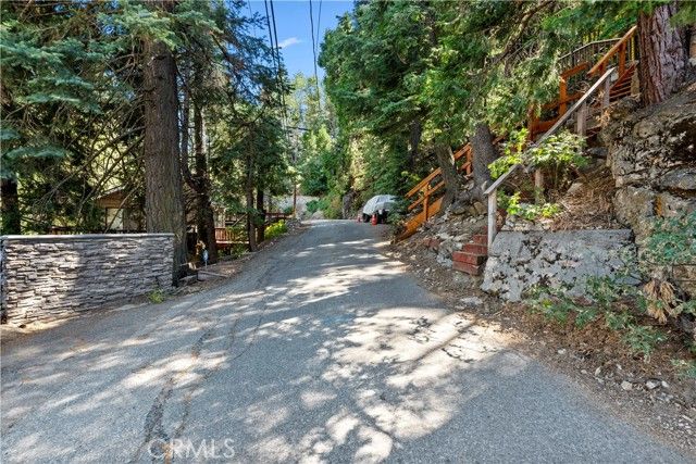 615 Wellesley, Lake Arrowhead, CA 92352