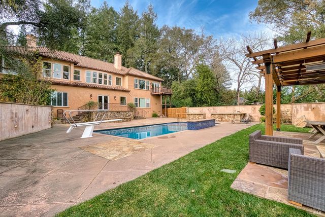 2703 Brush Creek Rd, Santa Rosa, CA 95404