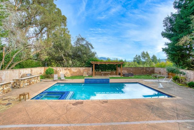 2703 Brush Creek Rd, Santa Rosa, CA 95404