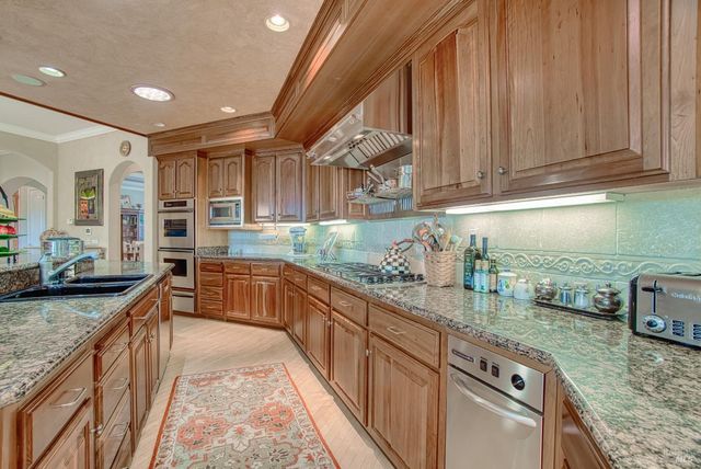 2703 Brush Creek Rd, Santa Rosa, CA 95404