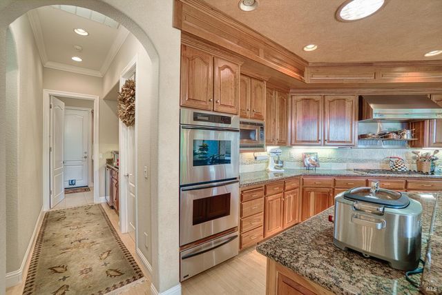 2703 Brush Creek Rd, Santa Rosa, CA 95404