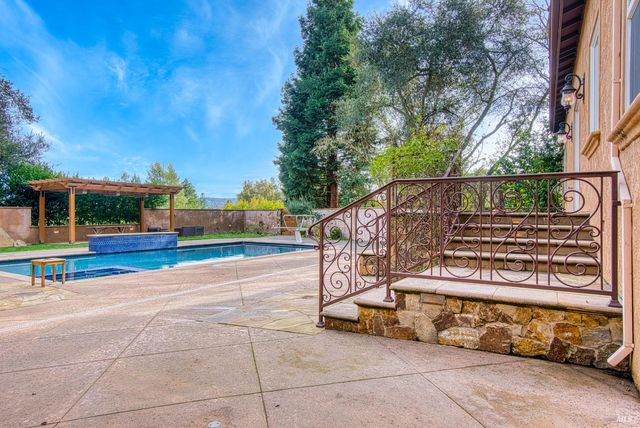2703 Brush Creek Rd, Santa Rosa, CA 95404