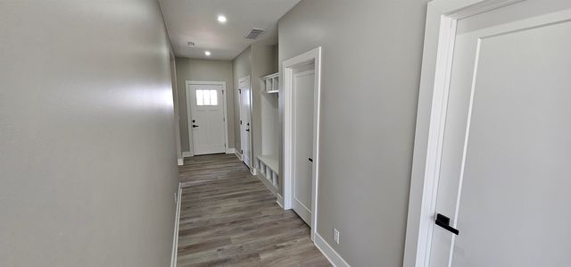 1520 E Appleton St., Valley Center, KS 67147