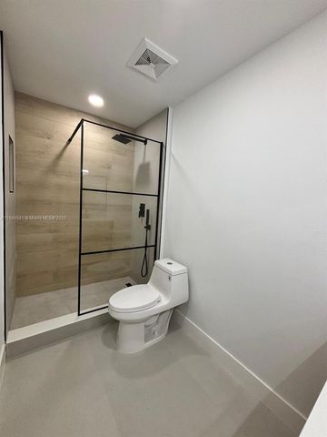 10700 NW 7th St 6A, Miami, FL 33172