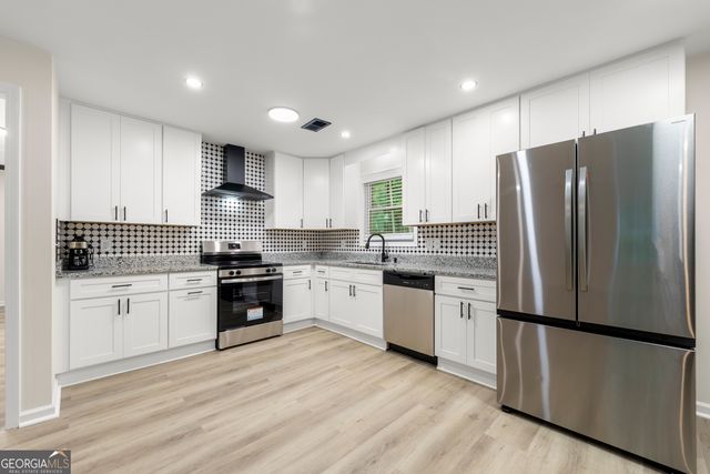 7118 Pineneedle Drive SW, Covington, GA 30014