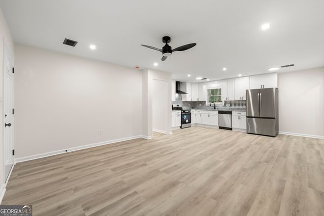 7118 Pineneedle Drive SW, Covington, GA 30014