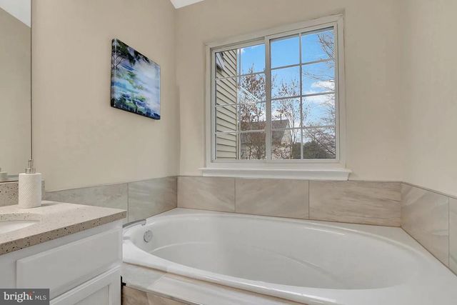 43260 CLEARNIGHT TER, Ashburn, VA 20147