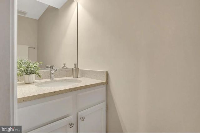 43260 CLEARNIGHT TER, Ashburn, VA 20147
