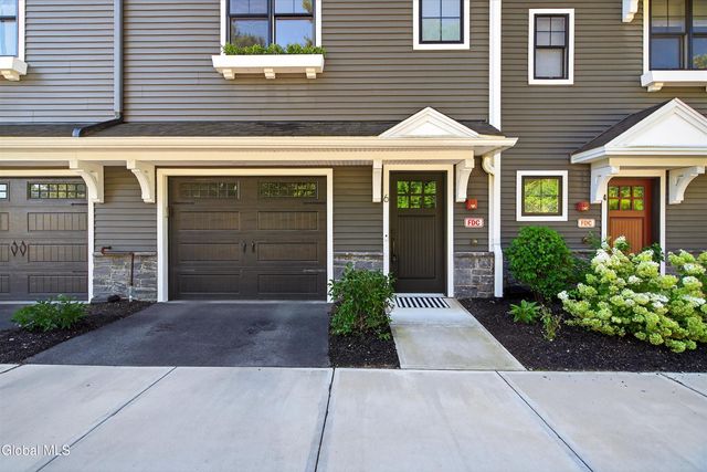 6 Whistler Court, Saratoga Springs, Outside, NY 12866