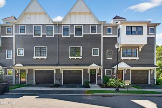 6 Whistler Court, Saratoga Springs, Outside, NY 12866