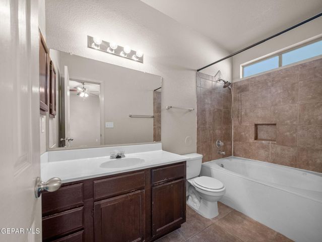 5449 Santiago Roque Drive, El Paso, TX 79934