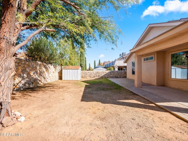 5449 Santiago Roque Drive, El Paso, TX 79934