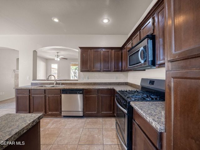 5449 Santiago Roque Drive, El Paso, TX 79934