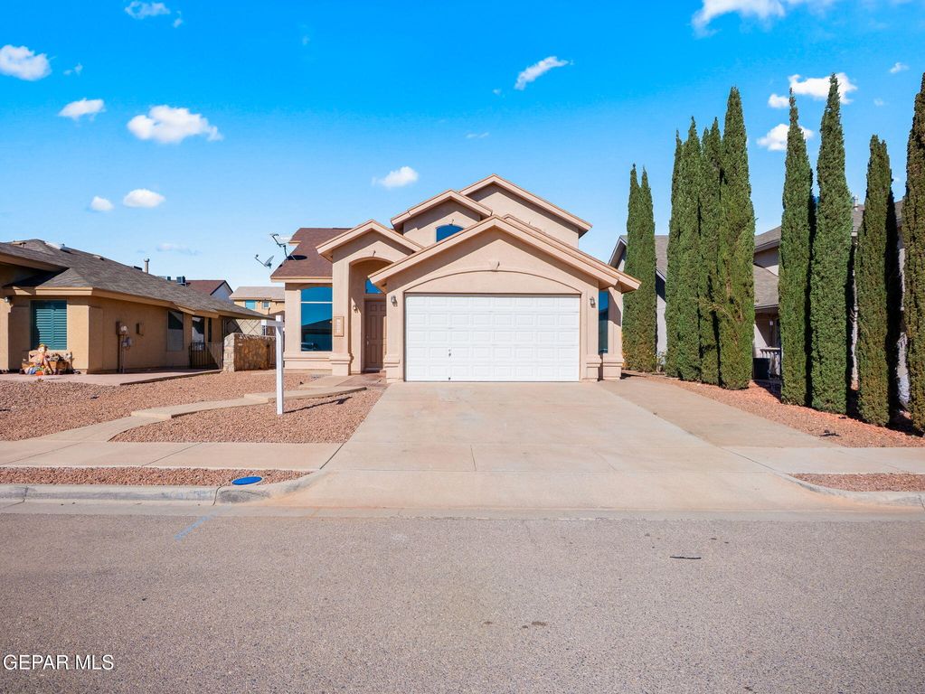 5449 Santiago Roque Drive, El Paso, TX 79934