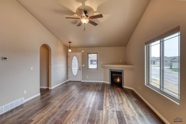 517 SAPPHIRE LN, Rapid City, SD 57701