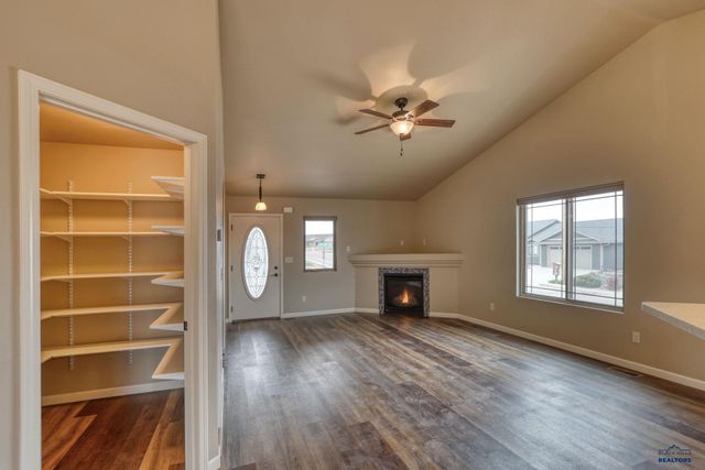 517 SAPPHIRE LN, Rapid City, SD 57701