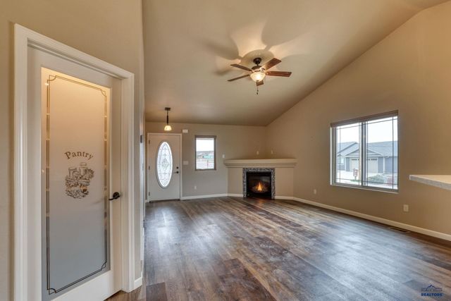 517 SAPPHIRE LN, Rapid City, SD 57701