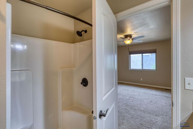 517 SAPPHIRE LN, Rapid City, SD 57701