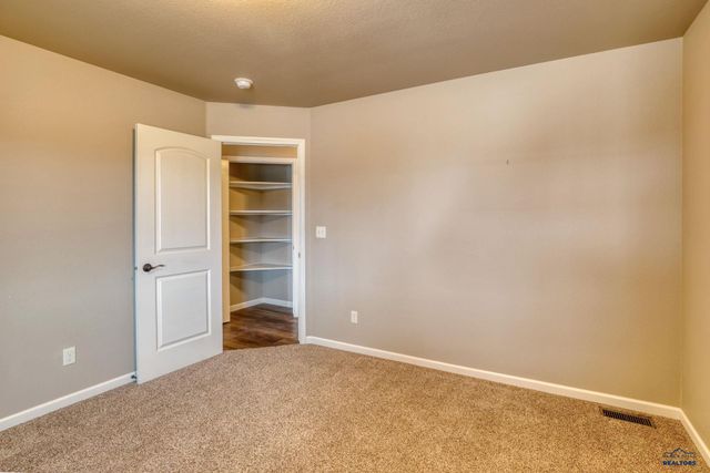 517 SAPPHIRE LN, Rapid City, SD 57701
